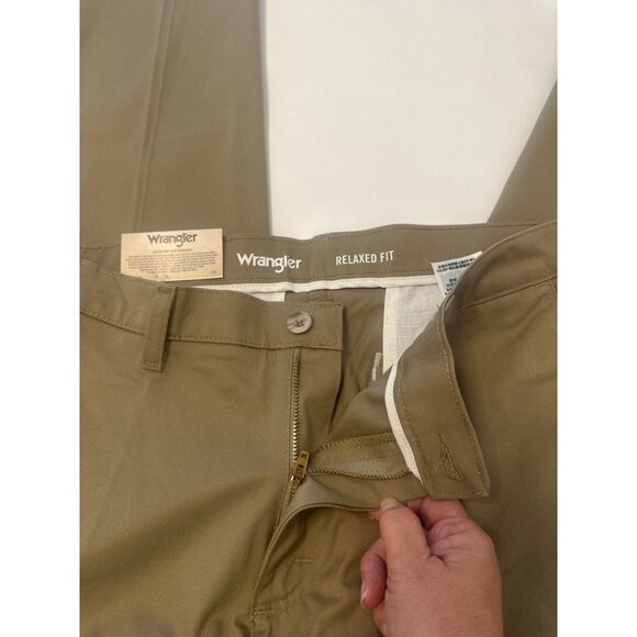 Wrangler Riata Casuals® Flat Front Relaxed Fit Pants, 32X32, NWT - Picture 8 of 8